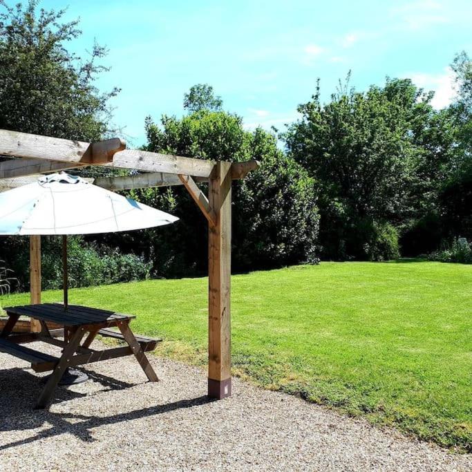 Host & Stay - Clara Cottage Bretforton Екстер'єр фото